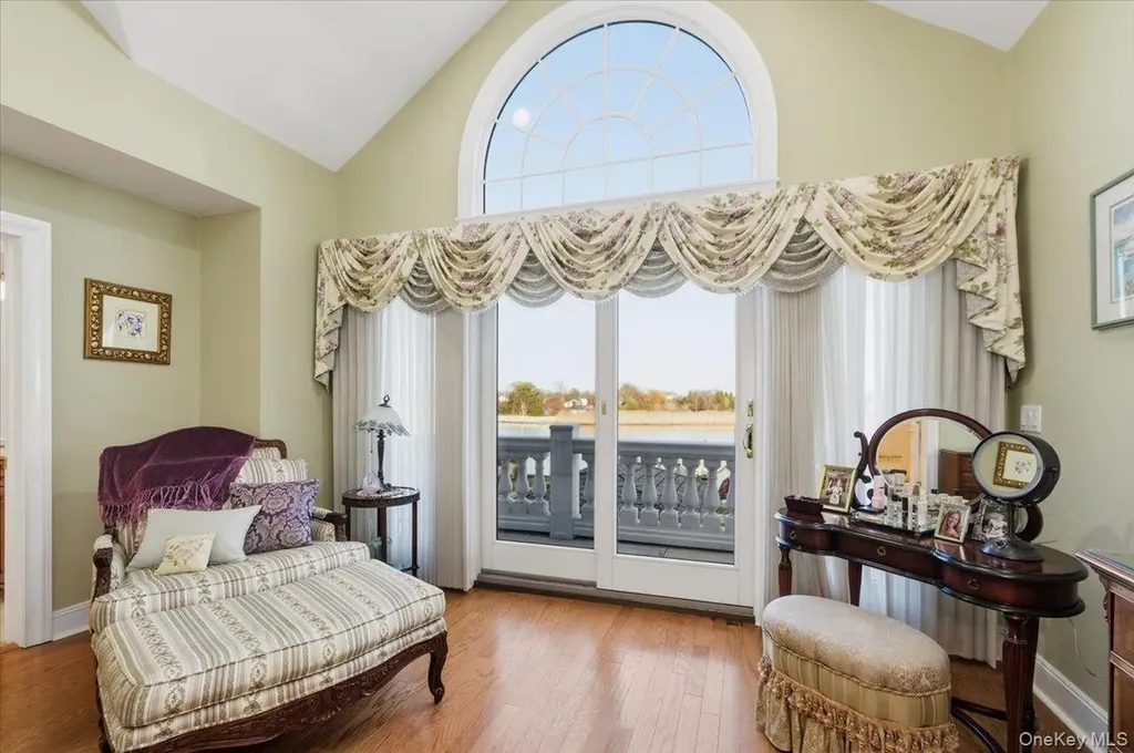 165 Peninsula Drive Babylon NY 11702