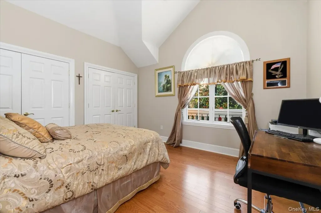 165 Peninsula Drive Babylon NY 11702