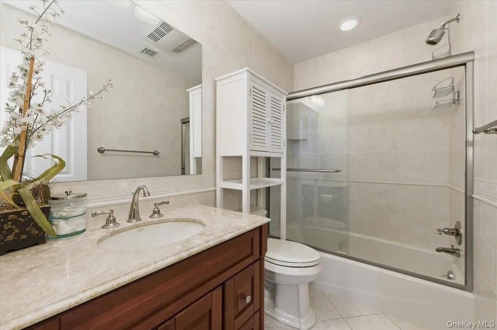 165 Peninsula Drive Babylon NY 11702