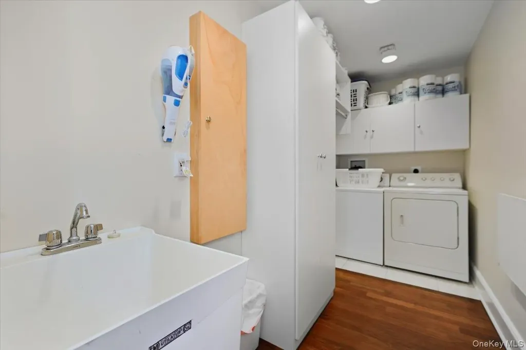 165 Peninsula Drive Babylon NY 11702