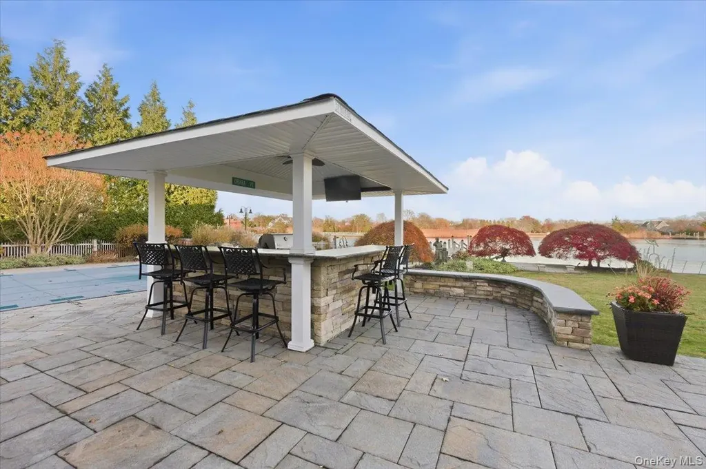 165 Peninsula Drive Babylon NY 11702