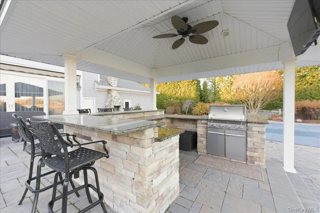 165 Peninsula Drive Babylon NY 11702