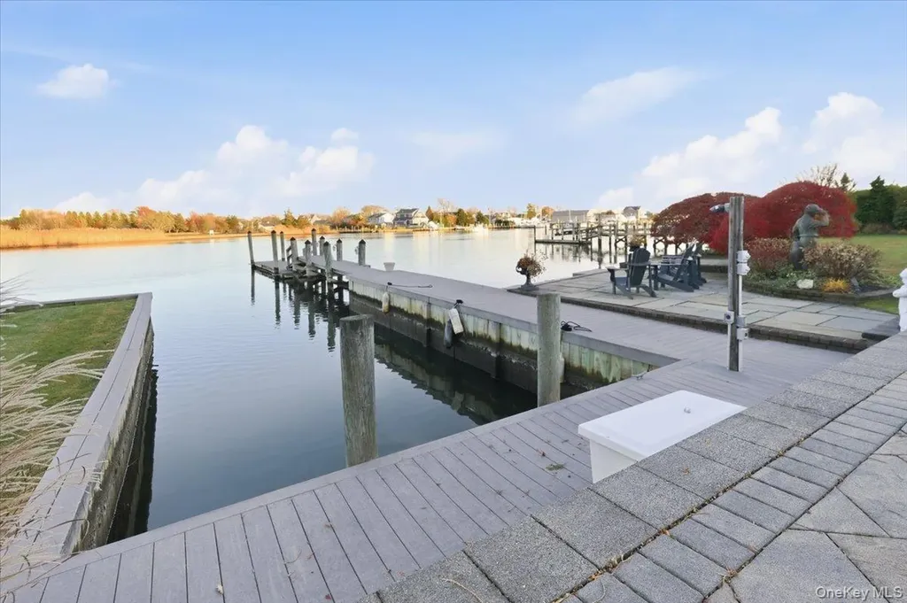 165 Peninsula Drive Babylon NY 11702