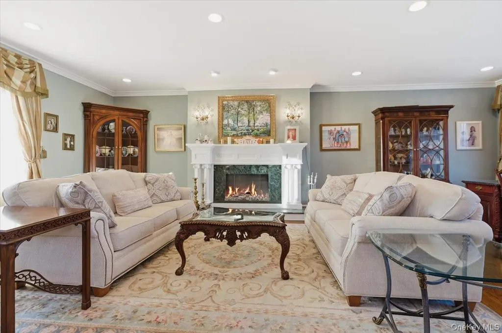 165 Peninsula Drive Babylon NY 11702