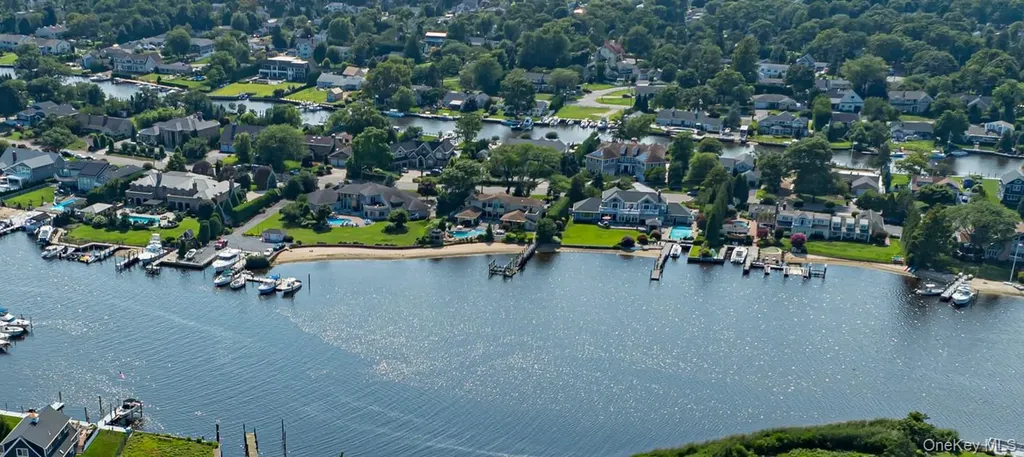 165 Peninsula Drive Babylon NY 11702
