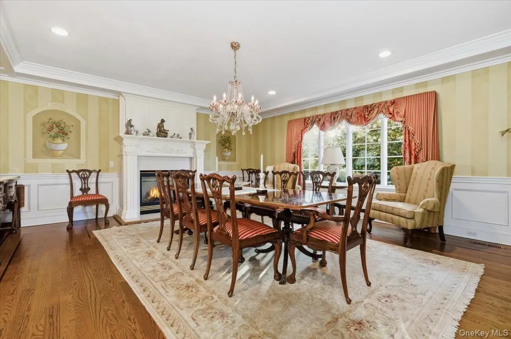 165 Peninsula Drive Babylon NY 11702