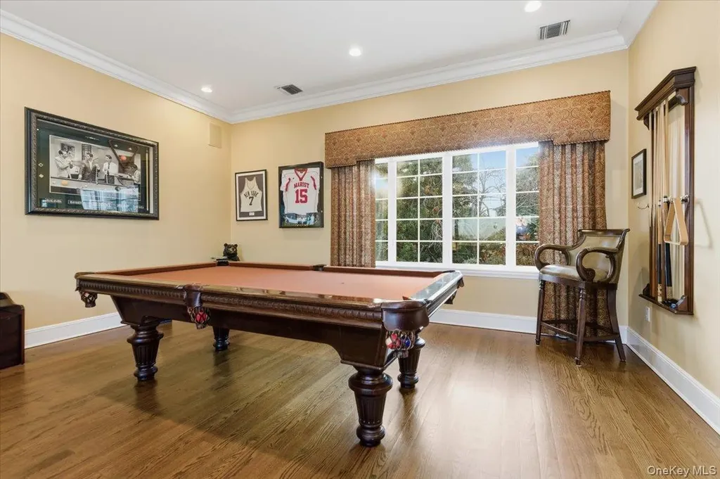 165 Peninsula Drive Babylon NY 11702