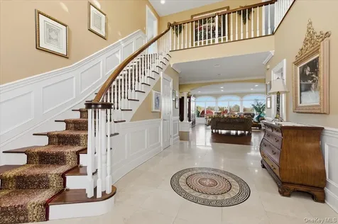 165 Peninsula Drive Babylon NY 11702