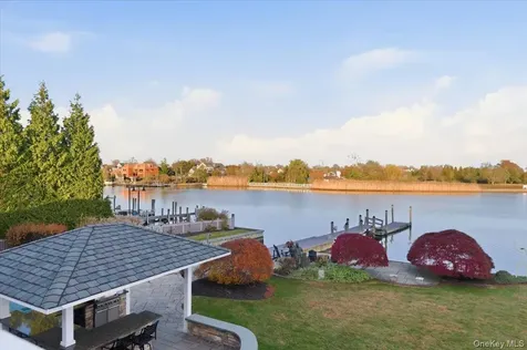 165 Peninsula Drive Babylon NY 11702