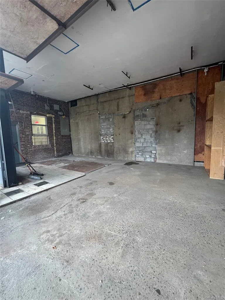 171-65 46th Avenue Flushing NY 11358