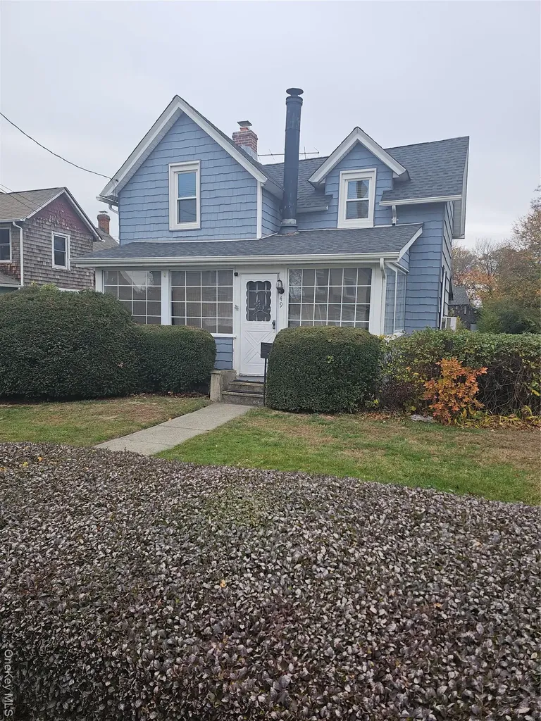 49 Arnold Avenue S West Babylon NY 11704