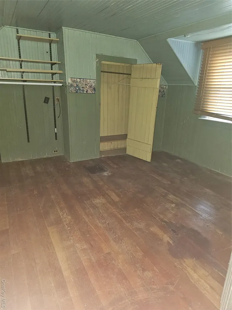 49 Arnold Avenue S West Babylon NY 11704