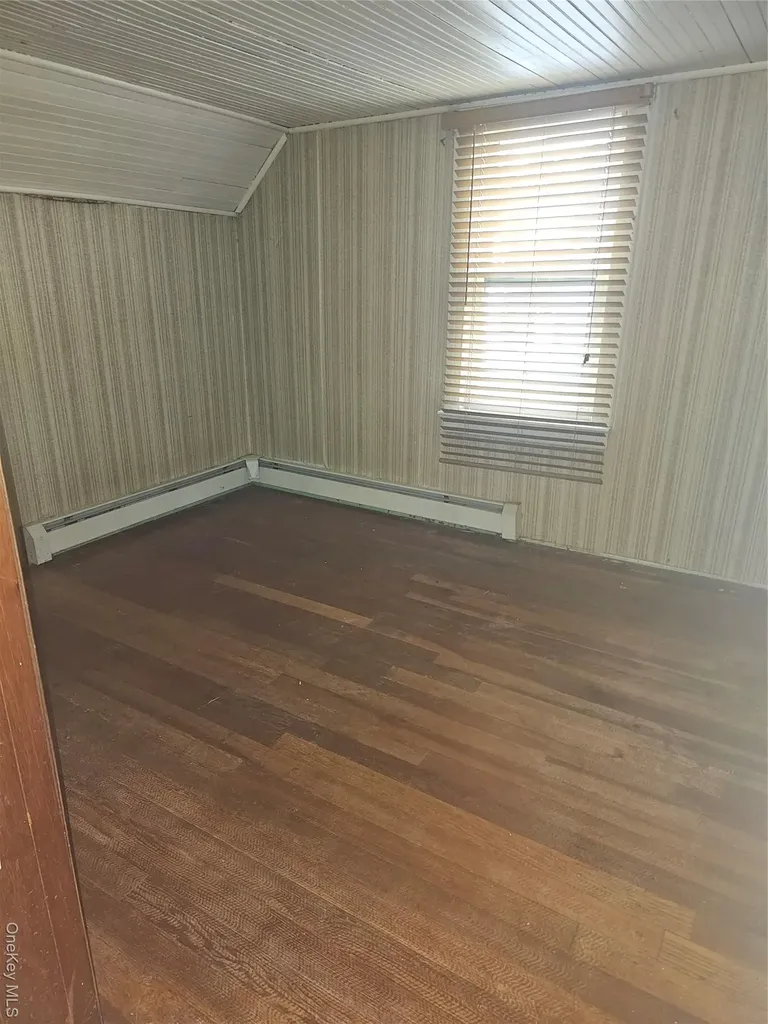 49 Arnold Avenue S West Babylon NY 11704