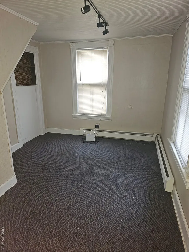 49 Arnold Avenue S West Babylon NY 11704