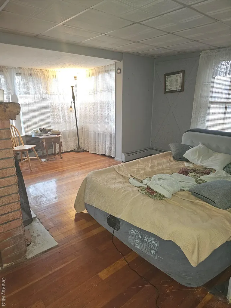 49 Arnold Avenue S West Babylon NY 11704