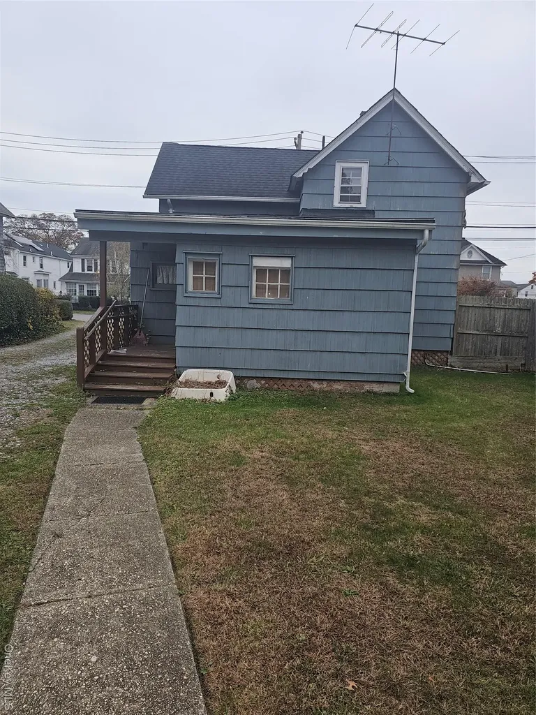 49 Arnold Avenue S West Babylon NY 11704