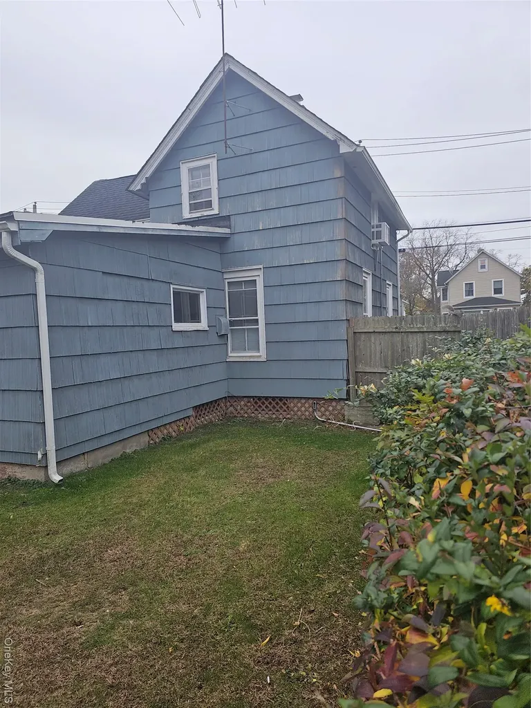 49 Arnold Avenue S West Babylon NY 11704