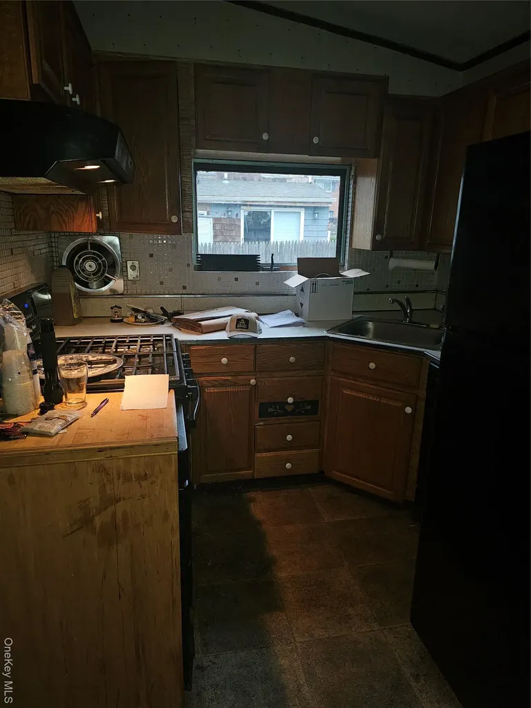 49 Arnold Avenue S West Babylon NY 11704