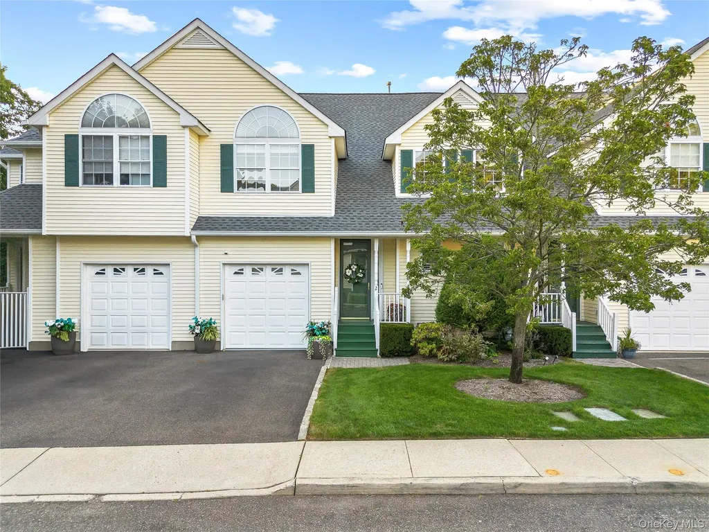 2 Spring Court Huntington NY 11743
