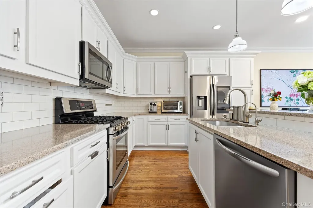 2 Spring Court Huntington NY 11743