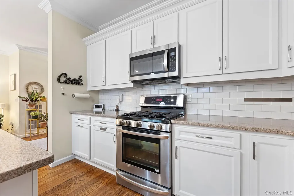 2 Spring Court Huntington NY 11743