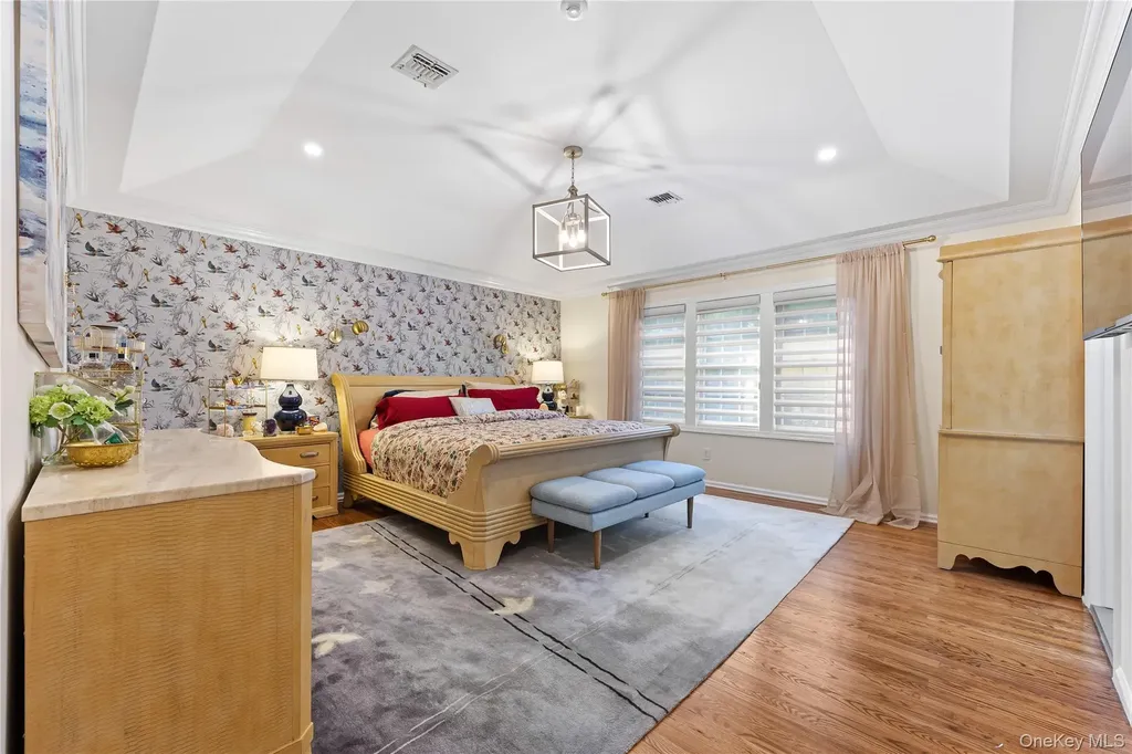 2 Spring Court Huntington NY 11743