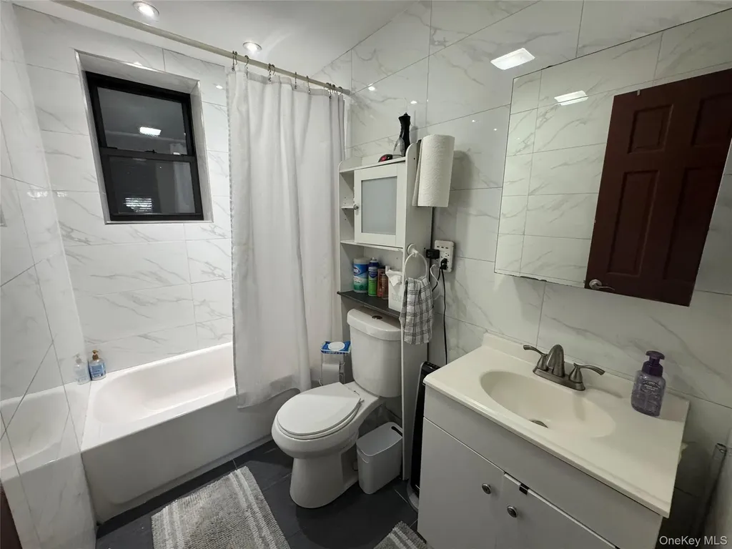 749 E 224th Street Bronx NY 10466