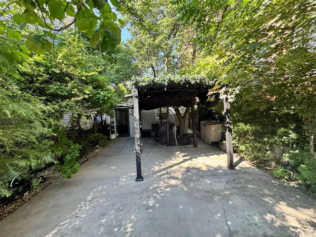 749 E 224th Street Bronx NY 10466