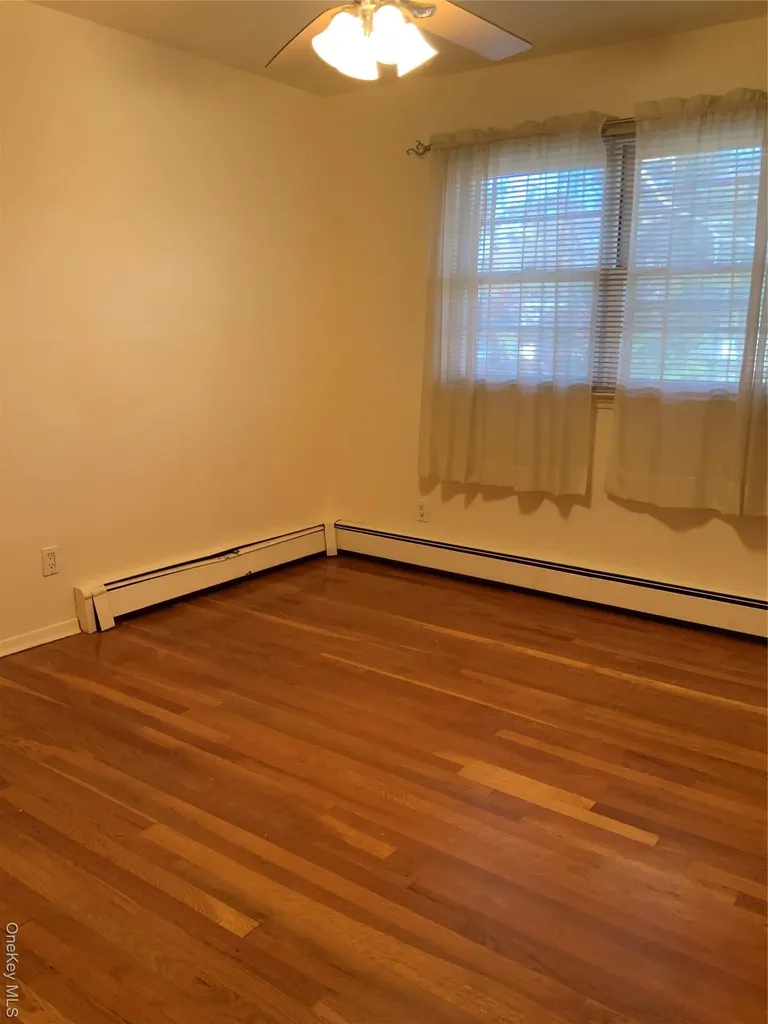 20 Gildare Drive East Northport NY 11731