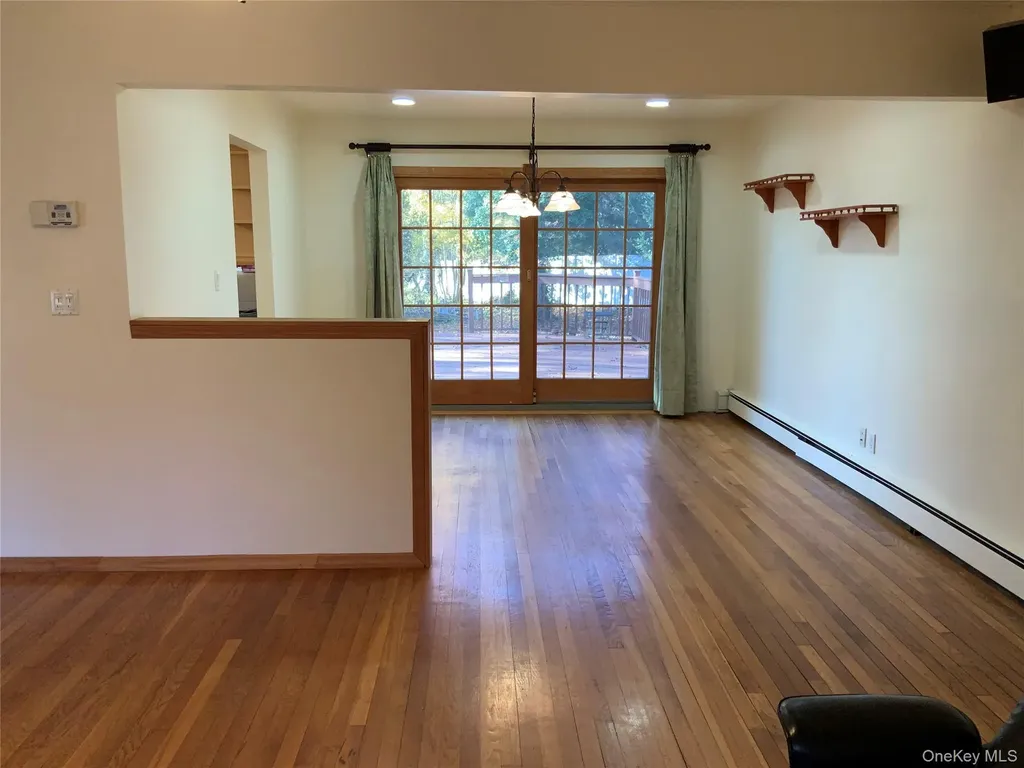 20 Gildare Drive East Northport NY 11731