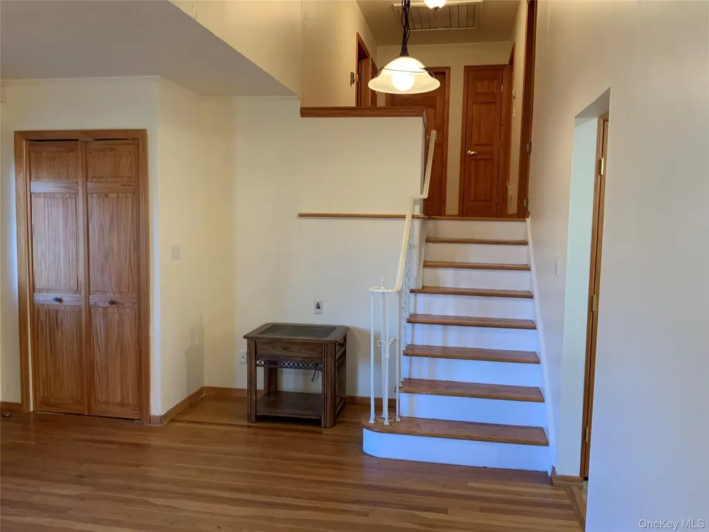 20 Gildare Drive East Northport NY 11731