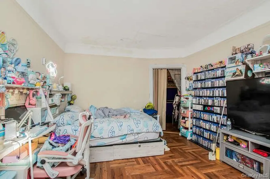 3230 Cruger Avenue Bronx NY 10467