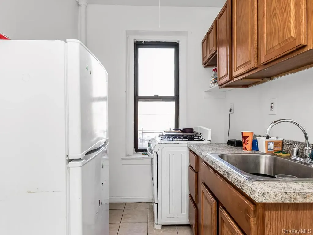 3230 Cruger Avenue Bronx NY 10467