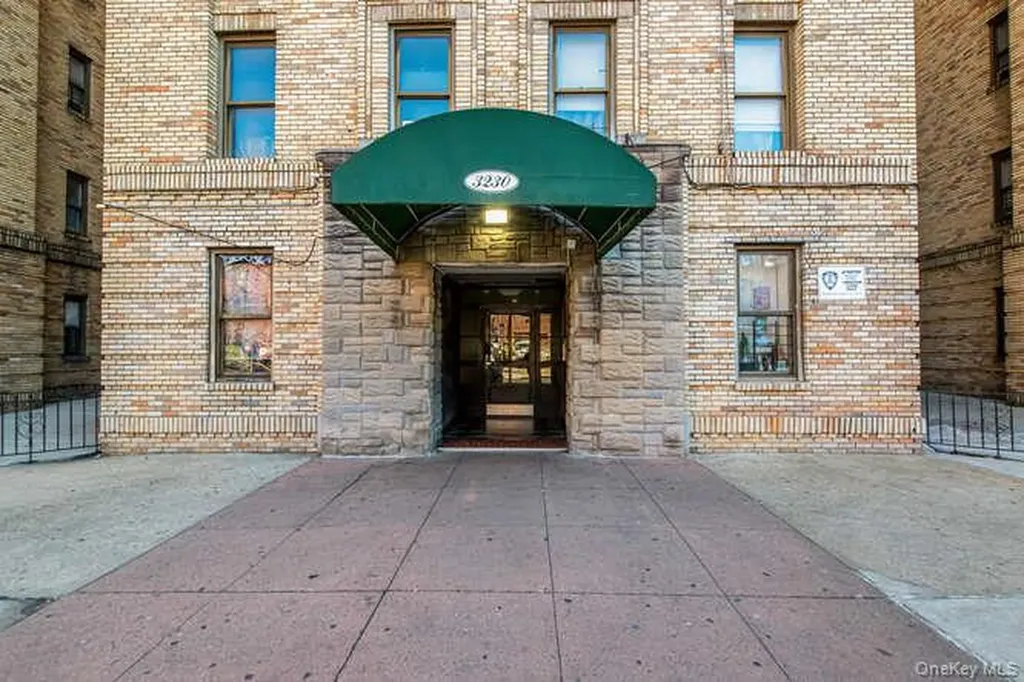 3230 Cruger Avenue Bronx NY 10467