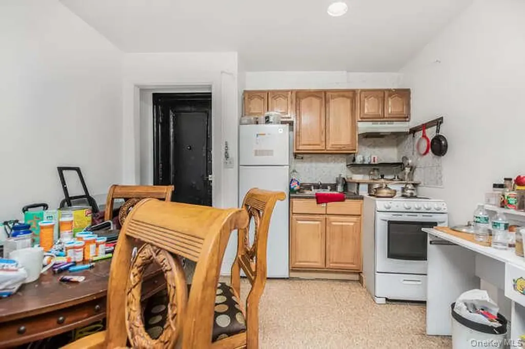 3230 Cruger Avenue Bronx NY 10467