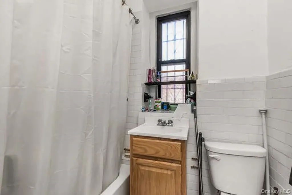 3230 Cruger Avenue Bronx NY 10467