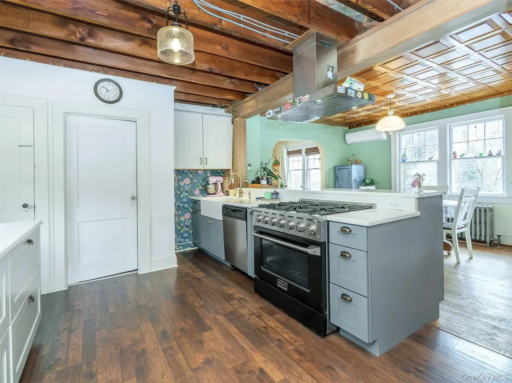 7 Cherry Street Glen Head NY 11545