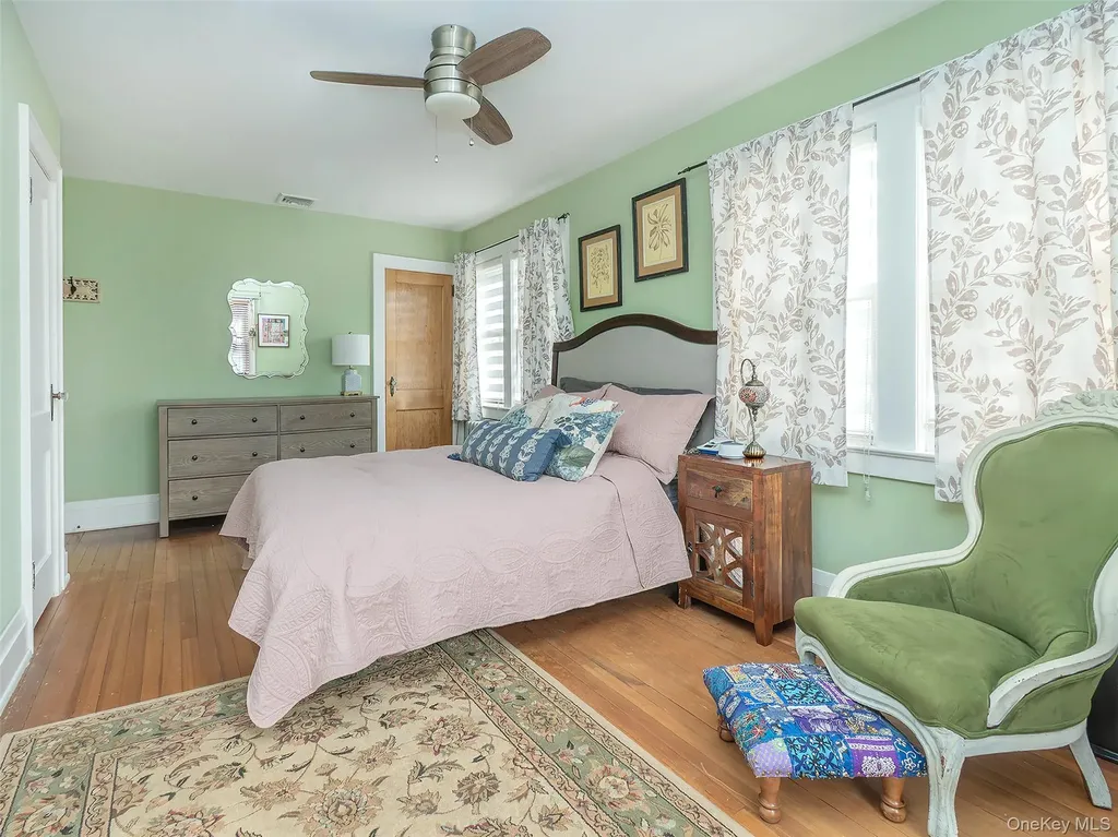 7 Cherry Street Glen Head NY 11545