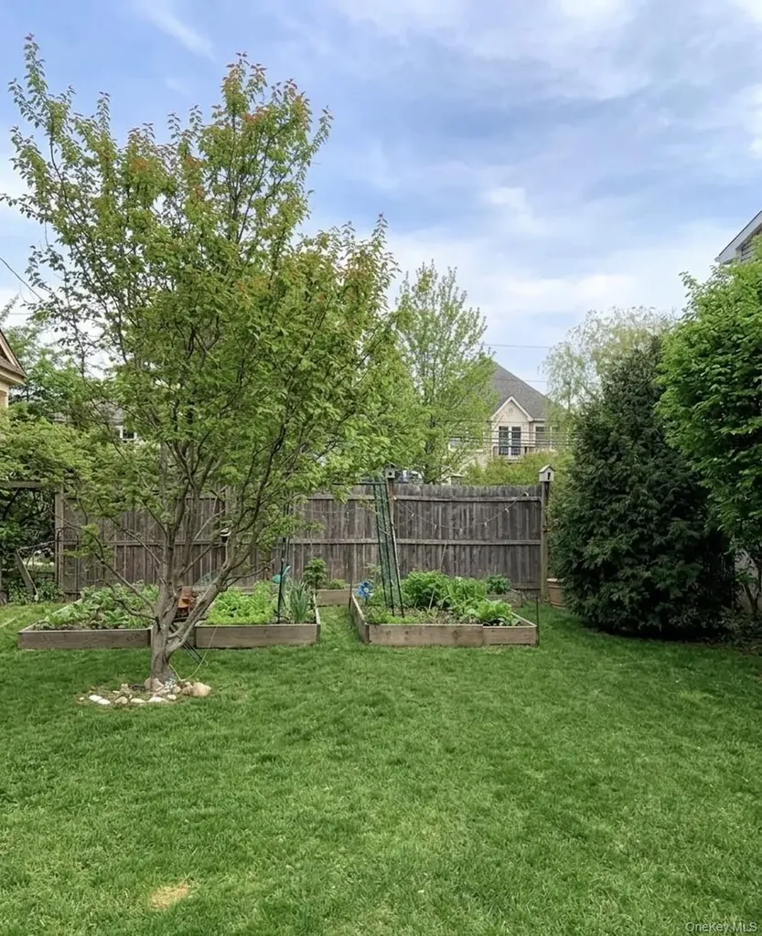 7 Cherry Street Glen Head NY 11545