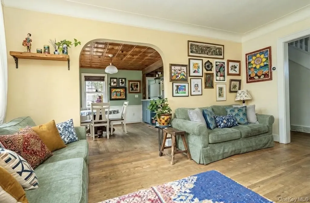7 Cherry Street Glen Head NY 11545