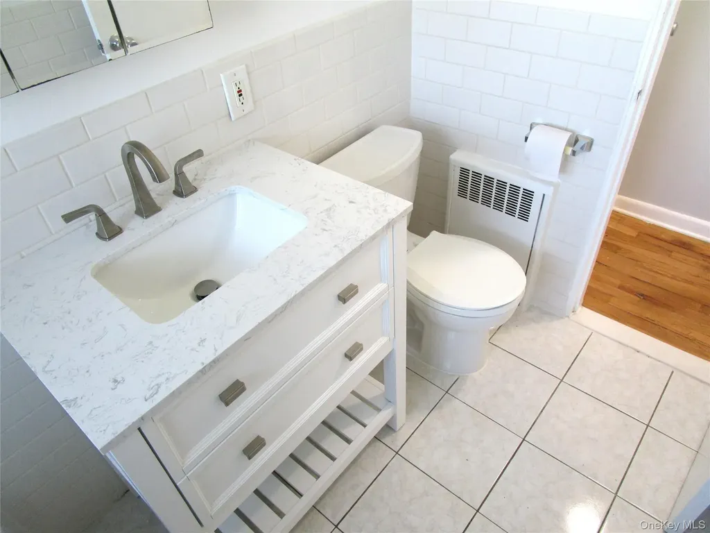 324 Post Avenue Westbury NY 11590
