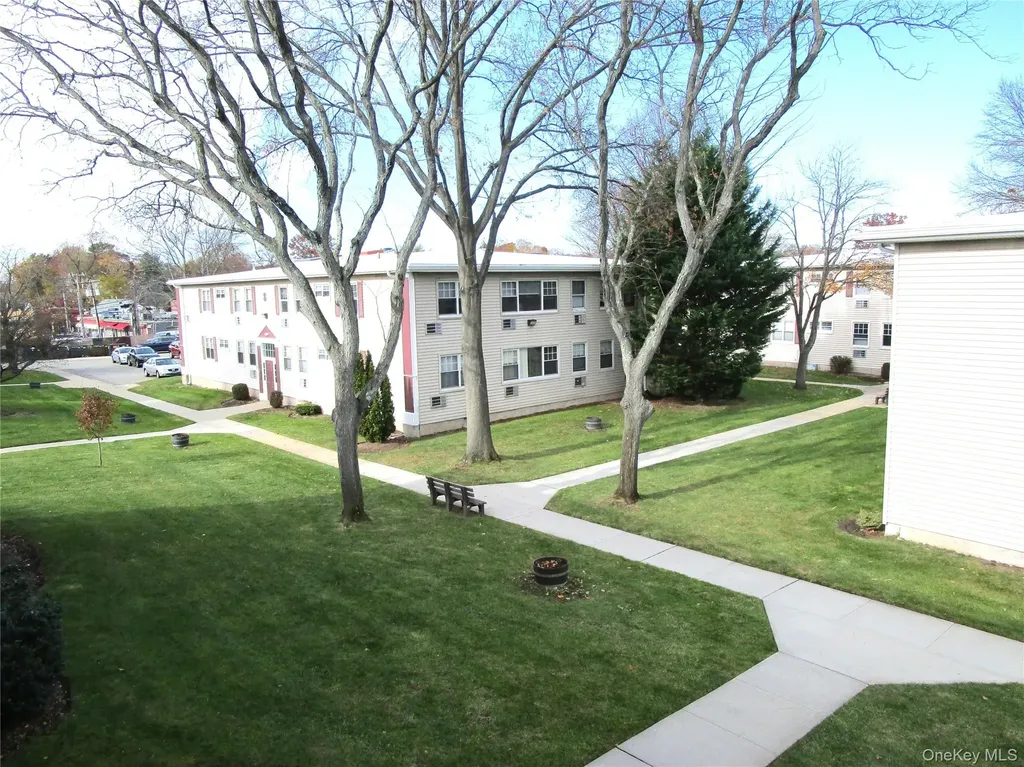 324 Post Avenue Westbury NY 11590