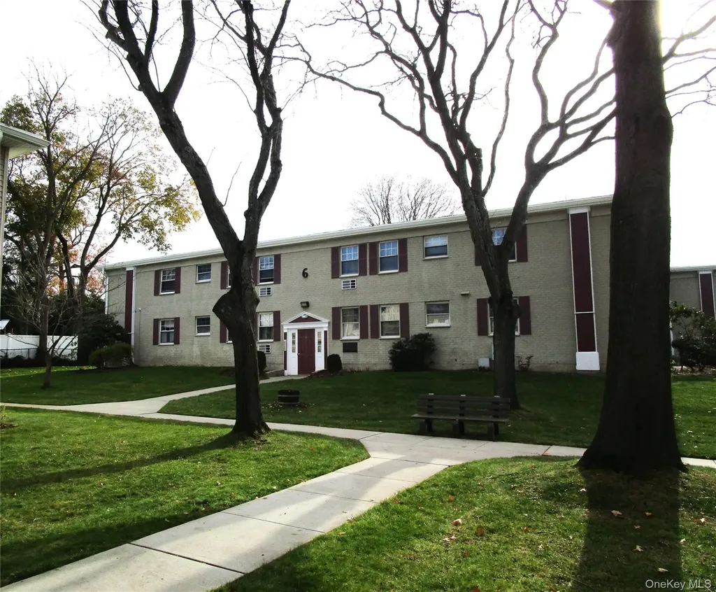 324 Post Avenue Westbury NY 11590
