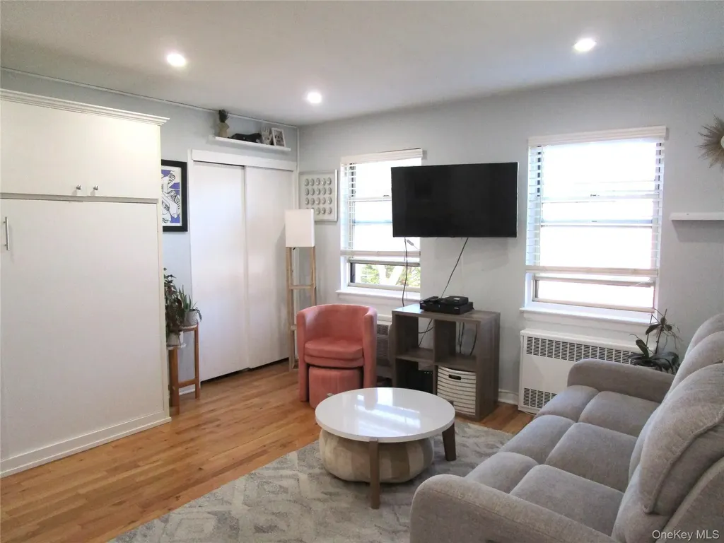 324 Post Avenue Westbury NY 11590