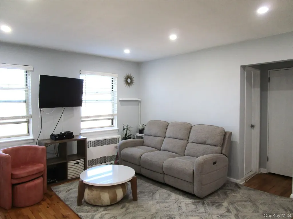 324 Post Avenue Westbury NY 11590