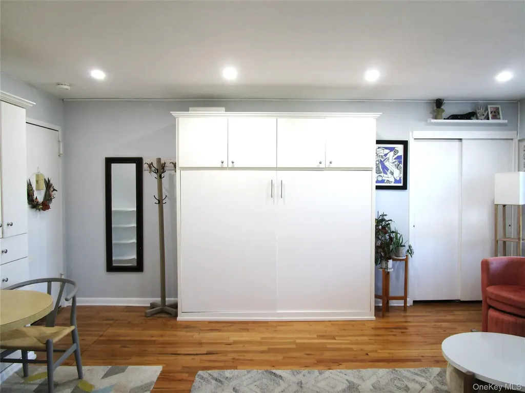 324 Post Avenue Westbury NY 11590