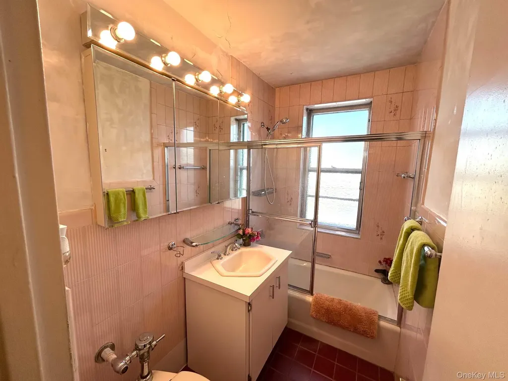 315 King Port Chester NY 10573