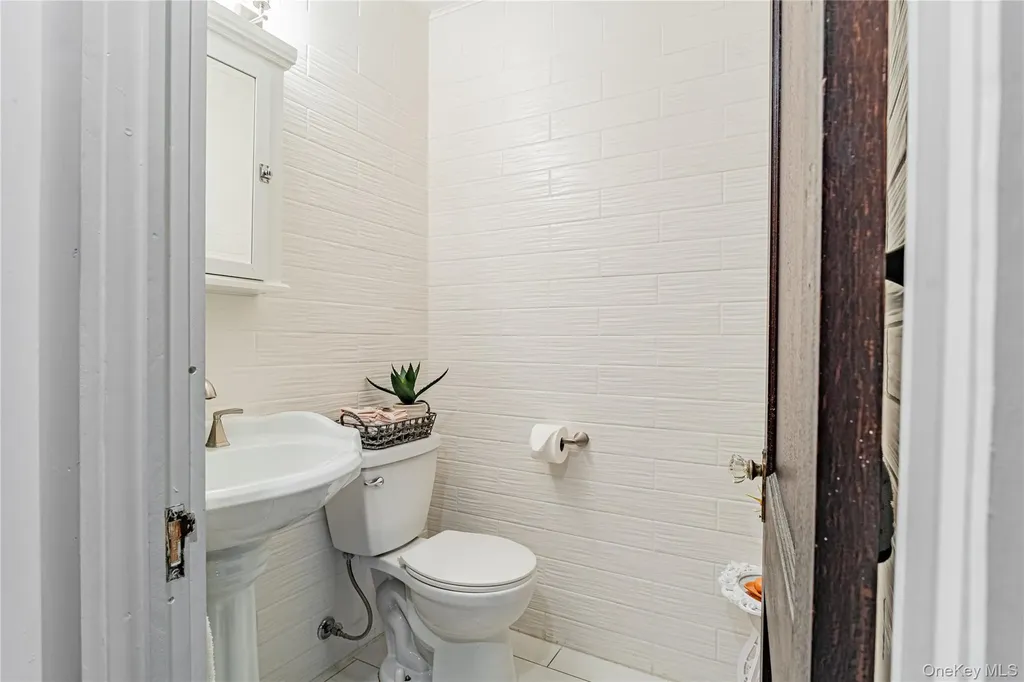 195 Hooker Avenue Poughkeepsie NY 12603