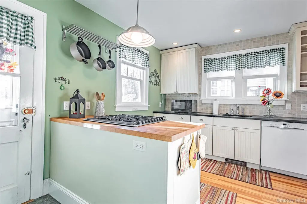 195 Hooker Avenue Poughkeepsie NY 12603