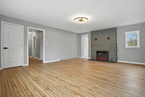 517 E Mountain Road N Cold Spring NY 10516